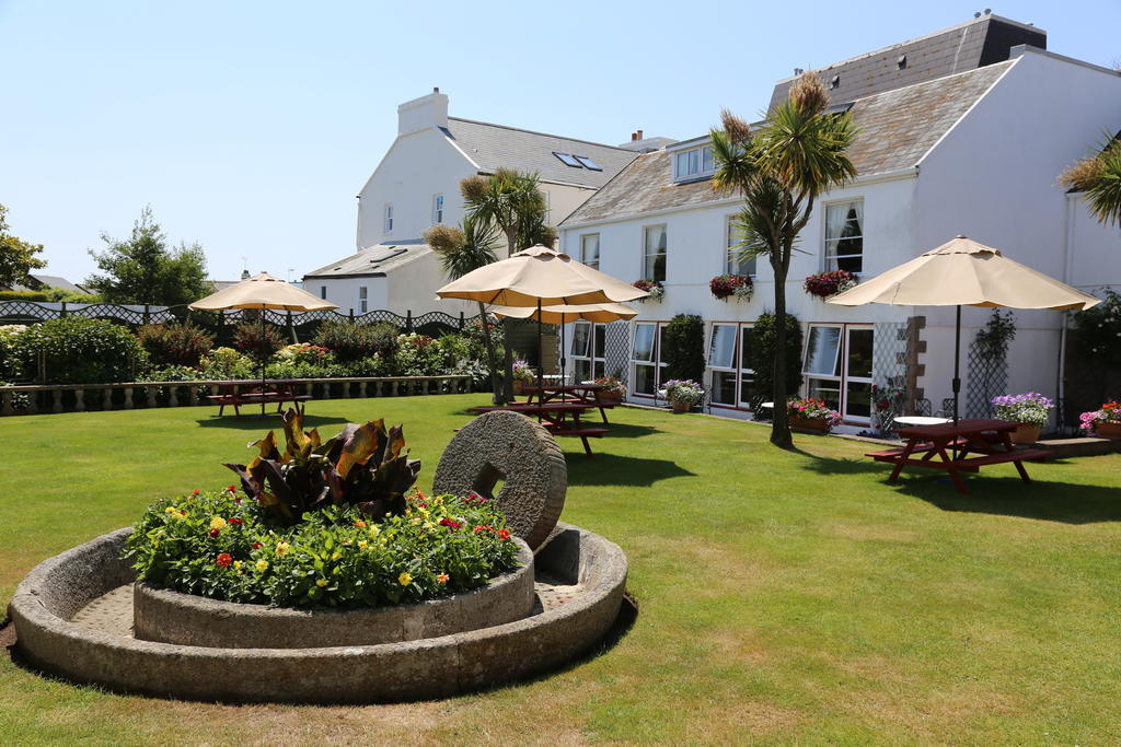 Beausite Hotel Grouville Екстер'єр фото