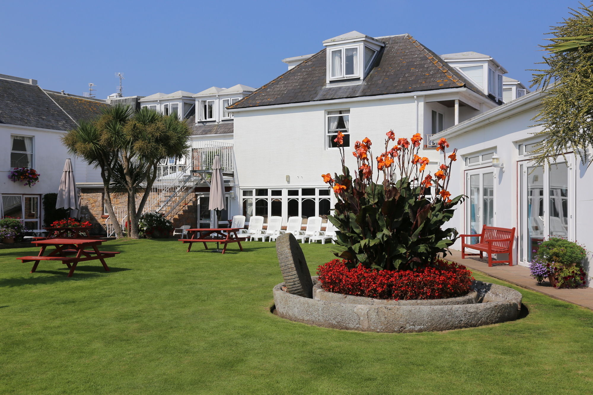 Beausite Hotel Grouville Екстер'єр фото
